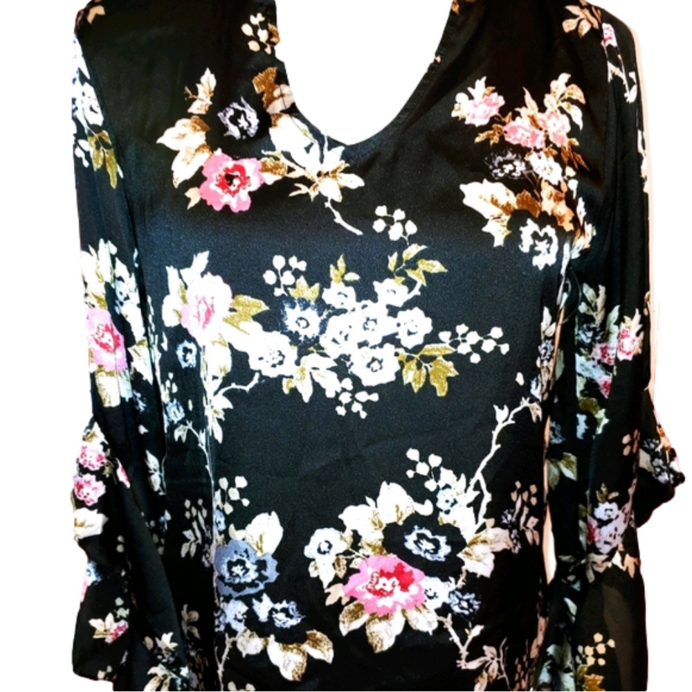NWOT Maurices Floral Bell Sleeve XS